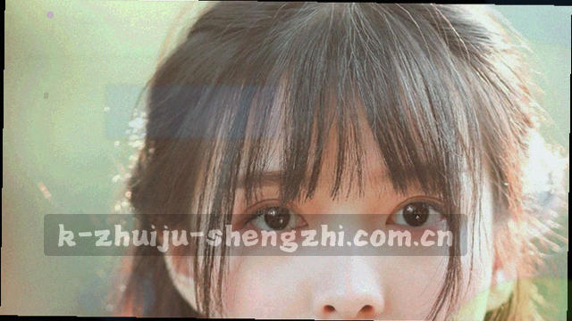 《派遣员的下午》剧照：茶水间里两名女职员低声说话